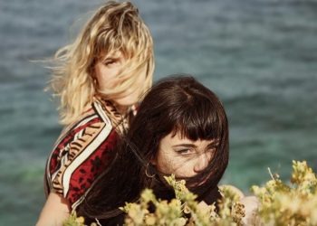 Hiraeth: Το girl band από τη Λάρισα που κάνει αίσθηση στην Αθήνα – Δυο ψυχές που κουβαλούν το δικό τους «μοναδικό δρόμο» (ΕΙΚΟΝΕΣ )