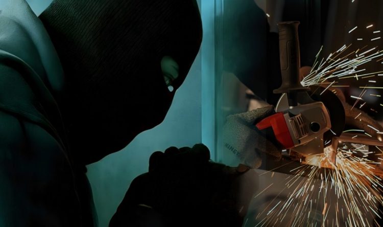 Ξήλωσαν χρηματοκιβώτιο γεμάτο χρυσαφικά από κατάστημα – Έκαψαν το αυτοκίνητο διαφυγής τους