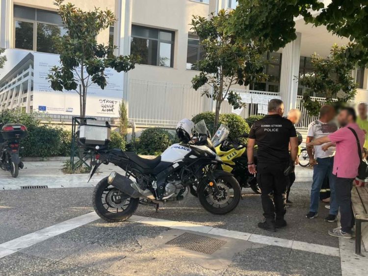 Πατίνι παρέσυρε και τραυμάτισε εννιάχρονο κορίτσι στο κέντρο της Λάρισας (ΕΙΚΟΝΕΣ)