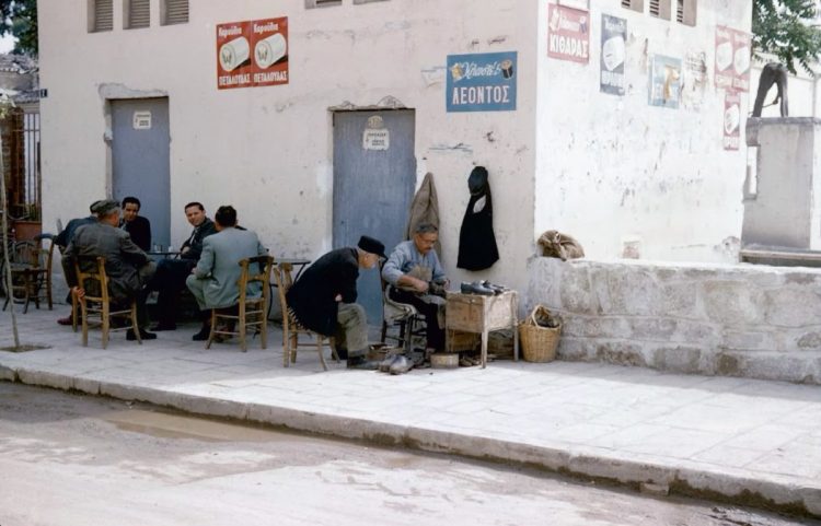 Σπάνια φωτογραφικά ντοκουμέντα: Τα αξέχαστα καφενεία της Λάρισας – Μνήμες από το 1933