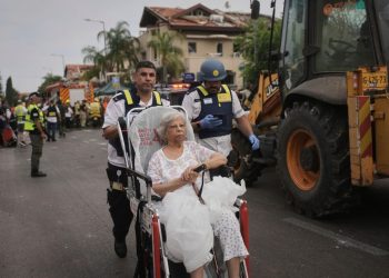 Ισραήλ: Οι πρώτες σκληρές εικόνες από τα ιρανικά αντίποινα στη Ρισόν Λεζιόν