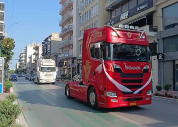 Ξεσήκωσαν τον Βόλο για να γιορτάσουν τον γάμο συναδέλφου τους – Δείτε βίντεο