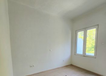 ΕΝΟΙΚΙΑΖΕΤΑΙ Επαγγελματική Στέγη 80τ.μ. στο κέντρο των Τρικάλων