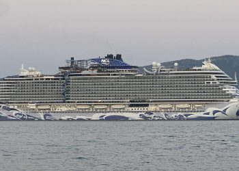 «Έδεσε» στο λιμάνι του Βόλου το εντυπωσιακό «NORWEGIAN VIVA» με πάνω από 3.500 επιβάτες (ΕΙΚΟΝΕΣ)