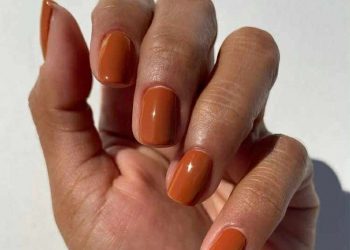 Αν αγαπάς την αλμυρή καραμέλα, αυτά τα 7 καφέ manicure θα απογειώσουν το sunkissed skin σου