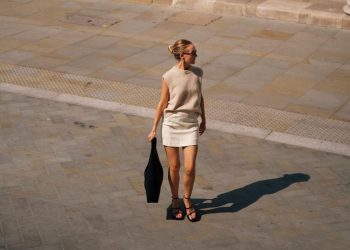 Mini φούστες: Πώς να φορέσεις το απόλυτο καλοκαιρινό ρούχο με στυλ, τις ζεστές ημέρες και όχι μόνο!