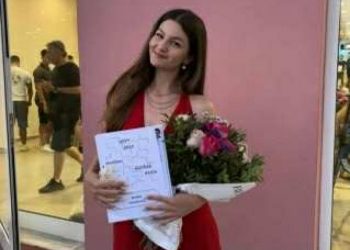 Απόλυτος θρίαμβος για μαθήτρια πολύτεκνης οικογένειας – 20 σε όλα τα μαθήματα στις Πανελλαδικές