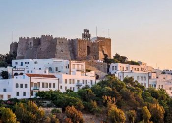 Εξερευνώντας την Πάτμο: Τα 5 αξιοθέατα του νησιού που πρέπει να μπουν στη λίστα σου