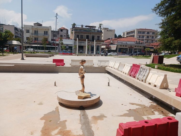 Ο Νικολάκης επέστρεψε στην πλατεία των Τρικάλων