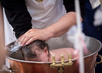 Χαμός σε βάπτιση : Πιάστηκαν στα χέρια η μητέρα και η νονά – Τις χώρισε ο ιερέας  21/06/2025, 17:03