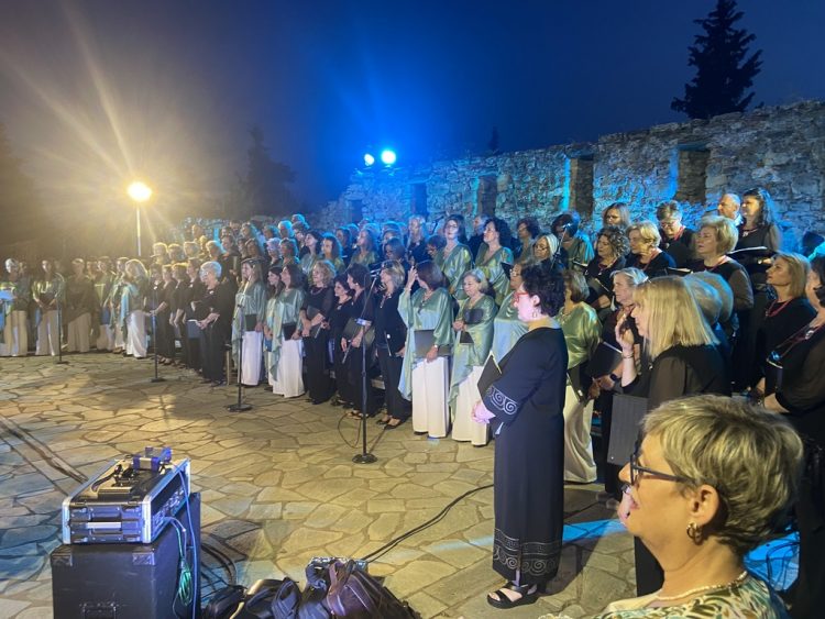 Υπέροχη χορωδιακή συνάντηση Τρικάλων – Λάρισας για την Τερψιχόρη Παπαστεφάνου