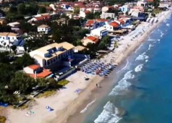 Αχαράβη: Η μοναδική παραλία με «γαλάζια σημαία» του δήμου Βόρειας Κέρκυρας