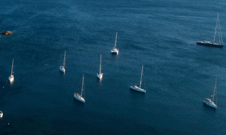 Η ομορφότερη παραλία της Αττικής, μόλις μία ώρα από το Σύνταγμα