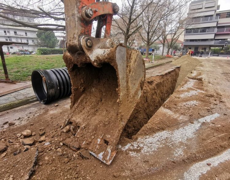 ΔΕΥΑΤ: Ολοκληρώνει δίκτυο ακαθάρτων σε 2 συνοικίες με 650.000€ – Σταδιακά τα έργα και σε άλλες περιοχές