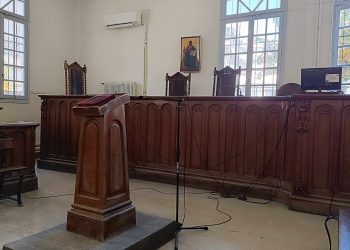 Στα δικαστήρια ζευγάρι μετά από άγριο καυγά – Αυτοτραυματίστηκε για να κατηγορήσει τον σύζυγό της