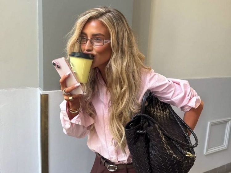 Summer hair alert! 4 τάσεις που «αποχαιρετάμε» και 4 που θα δούμε παντού φέτος το καλοκαίρι