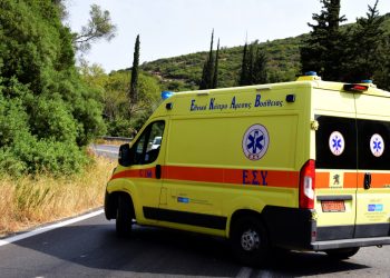 Λάρισα: Πολύ σοβαρό τροχαίο στην παλιά εθνική στο ύψος του Ευαγγελισμού – Τρεις τραυματίες, ο ένας σοβαρά (ΕΙΚΟΝΕΣ – ΒΙΝΤΕΟ)