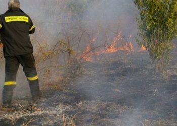 Στο πόδι η Σκιάθος από μεγάλη φωτιά (ΒΙΝΤΕΟ)