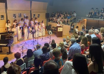 Εξαιρετικό αφιέρωμα του Δημοτικού Ωδείου Τρικάλων στους Χατζιδάκι – Θεοδωράκη