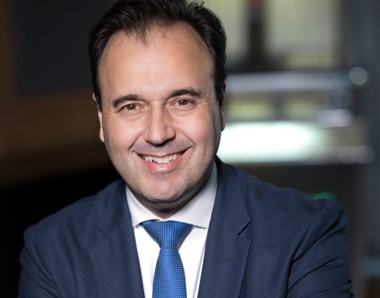Ο Υπουργός Ψηφιακής Διακυβέρνησης Δημήτρης Παπαστεργίου μιλάει για το MyStreet, το Kids Wallet, τον Προσωπικό Αριθμό και τις αλλαγές που φέρνουν στην καθημερινότητα των πολιτών τα τεχνολογικά εργαλεία