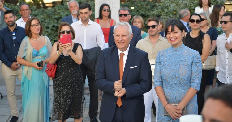 Βέρα στο δεξί για Ραγκούση και Κοντοτόλη;