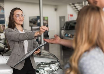 Συμβατικό ή ηλεκτρικό αυτοκίνητο; Πώς να επιλέξετε αν είστε σε φάση αναζήτησης