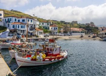 Άγιος Ευστράτιος: Το πιο απομονωμένο νησί του Αρχιπελάγους με την ιδιαίτερη ταυτότητα