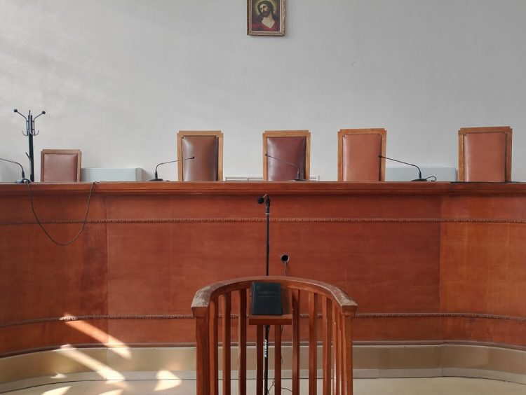 Η απόφαση του Δικαστηρίου για τον Λαρισαίο χειρουργό που πήρε φακελάκι