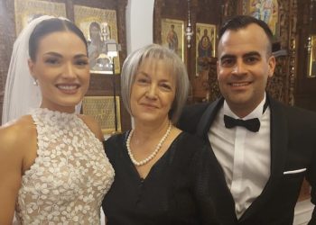 Συγκινεί η εισαγγελέας Σοφία Καλογήρου στον γάμο του ανιψιού της που έγινε στα Τρίκαλα– «Στολίστηκα κι εγώ, γιατί ξέρω ότι ο άγγελος-ξάδελφος από ψηλά θα το ήθελε» (ΕΙΚΟΝΕΣ)