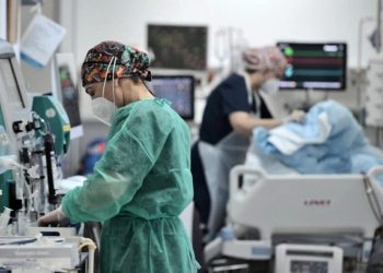 Αυτή είναι η κατάσταση της υγείας της 54χρονης γιατρού με τον αιμορραγικό πυρετό – Τι γίνεται με τις άλλες επαφές του κτηνοτρόφου που πέθανε