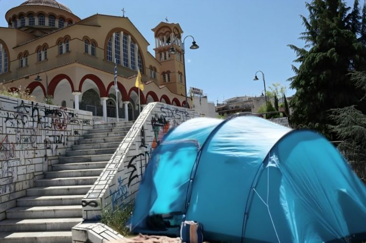 Κατασκήνωσαν ετσιθελικά στην …δροσιά σε πολυσύχναστο σημείο – Κινητοποιήθηκε η αστυνομία