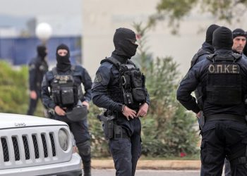 Σπείρα έκλεβε αμάξια και ηλικιωμένους – Πάνω από 29.000 ευρώ η λεία – Μεγάλο βιογραφικό σε κλοπές έχτισαν οι δράστες – Τι διαπίστωσαν οι αστυνομικοί