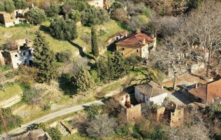 Αυτό είναι το θεσσαλικό χωριό που εγκαταλείφθηκε και μετά από κάποια χρόνια αναγεννήθηκε από τις …στάχτες του (ΕΙΚΟΝΕΣ)