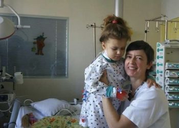 Αγώνας ζωής για την τετράχρονη Στέλλα – Πρέπει να μεταφερθεί στη Γερμανία για μεταμόσχευση νεφρών