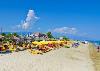 Σοκ για μητέρα μικρού κοριτσιού σε παραλία της Θεσσαλίας: Νεαρός παρατηρούσε κοριτσάκια στην αμμουδιά και προέβαινε σε αποτρόπαιες πράξεις