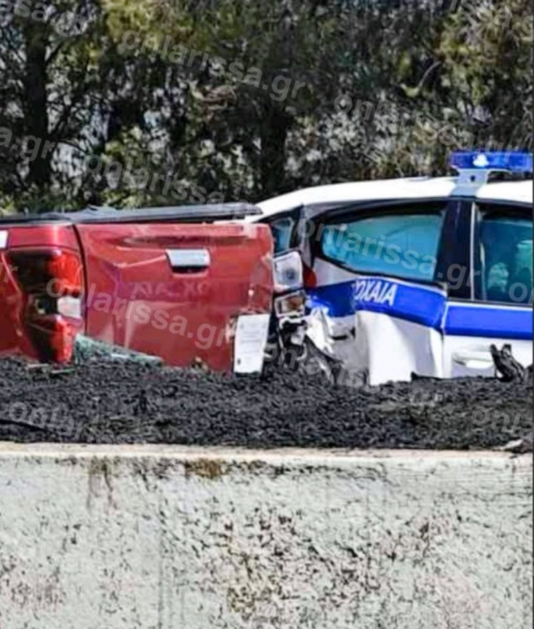 Κινδύνευσαν και πυροσβέστες εκτός από αστυνομικούς στο τροχαίο στην εθνική με το βαρύ αγροτικό να πέφτει αρχικά στο περιπολικό και έπειτα πάνω σε πυροσβεστικό (ΕΙΚΟΝΕΣ)