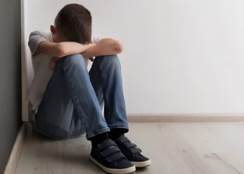 80χρονος προσέγγισε 15χρονο και του πρόσφερε χρήματα έχοντας πονηρό σκοπό – Τον πήγε σπίτι του…