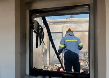 Παρανάλωμα του πυρός σπίτι πενταμελούς οικογένειας (ΕΙΚΟΝΕΣ)