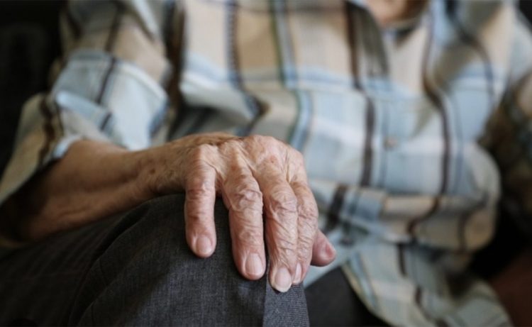 Ένοχος για απόπειρα γενετήσιας πράξης 80χρονος δάσκαλος που προσέγγισε 15χρονο και τον πήγε σπίτι του – «Ήθελα να του προσφέρω καφέ…»