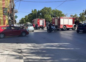 Τροχαίο ατύχημα με εγκλωβισμό (ΕΙΚΟΝΕΣ)