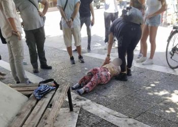 Πανομοιότυπα περιστατικά: Έβριζαν και παρενοχλούσαν περαστικούς – Η μία έκανε τη λιπόθυμη και ο άλλος κρυβόταν στα παρτέρια και τρόμαζε τον κόσμο (ΕΙΚΟΝΑ)