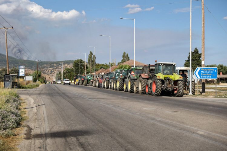 «Είναι καλοκαίρι και τα τρακτέρ βρίσκονται… στους δρόμους» – «Κραυγή» αγωνίας από αγρότες και κτηνοτρόφους (ΕΙΚΟΝΕΣ – ΒΙΝΤΕΟ)