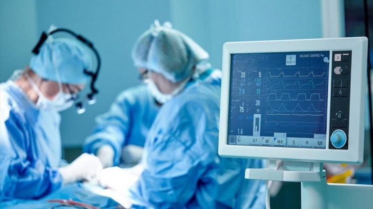 Όλα πήγαν καλά: Ολοκληρώθηκε η μεταμόσχευση ήπατος στον 15χρονο Δημήτρη – Οκτώμισι ώρες κράτησε η αγωνία του χειρουργείου