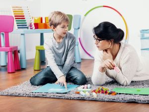 Τι αρέσει στα παιδιά με αυτισμό: Ποιες αγαπημένες συνήθειες υποστηρίζουν την ασφαλή ανάπτυξή τους