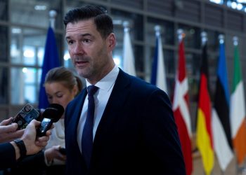 Σουηδία: Σάλος με τον γιο του Υπουργού Μετανάστευσης και τις επαφές του με εξτρεμιστές