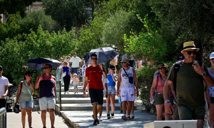 Καιρός: Έτσι θα κάνουμε Δεκαπενταύγουστο – Το ανησυχητικό για τον καύσωνα
