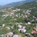 Αυτό είναι το χωριό της Μαγνησίας που βρίσκεται ανάμεσα σε δυο ράχες