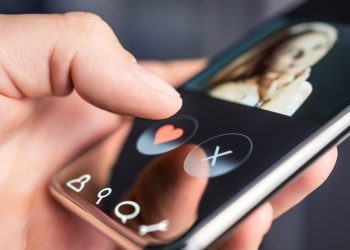 Tea Dating: Νέα εφαρμογή επιτρέπει στις γυναίκες να βαθμολογούν δημόσια τους πρώην συντρόφους τους
