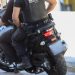 Έγινε «λιώμα» και ξάπλωσε στη μέση του δρόμου