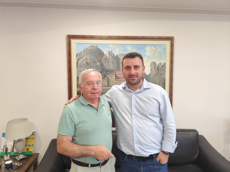 Επίσκεψη του Προέδρου του Οικισμού Κορομηλιάς κ. Χρ. Μουσιώλη στον Δήμαρχο Μετεώρων κ. Λ. Αβραμόπουλο